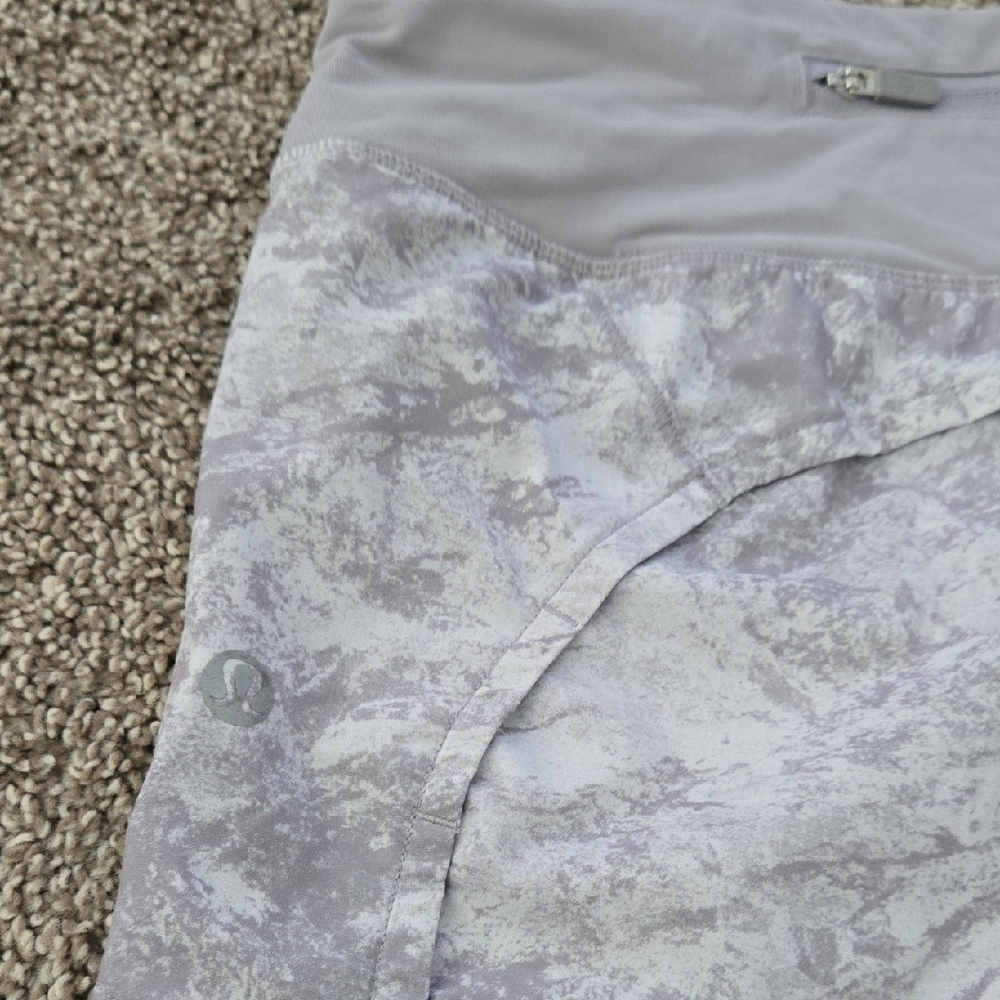 Lululemon Gray/white Shorts Size 2 - Picture 4 of 5